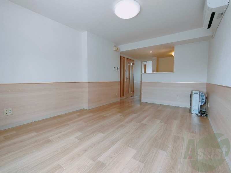 居室・リビング　広々としたリビングですね。使い勝手がよさそうですね！