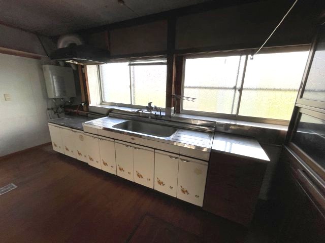 キッチン　1F