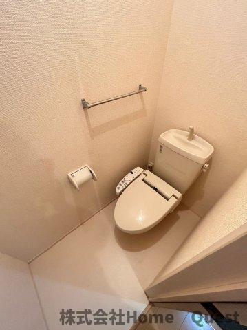 ＪＲ関西本線 久宝寺駅 徒歩15分 3階建 築18年のトイレ写真