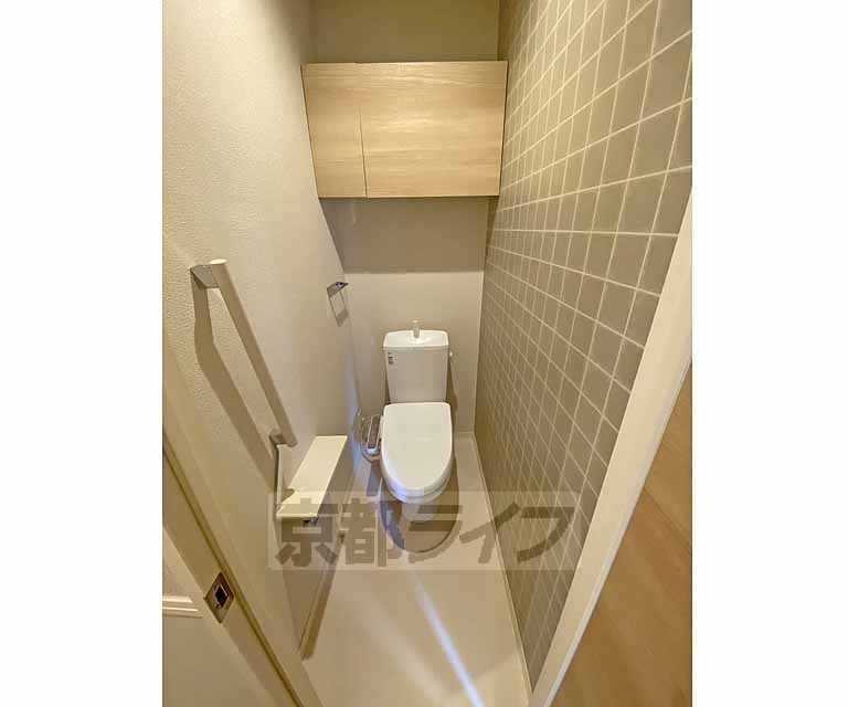 トイレ　ウォシュレット機能付きトイレです。