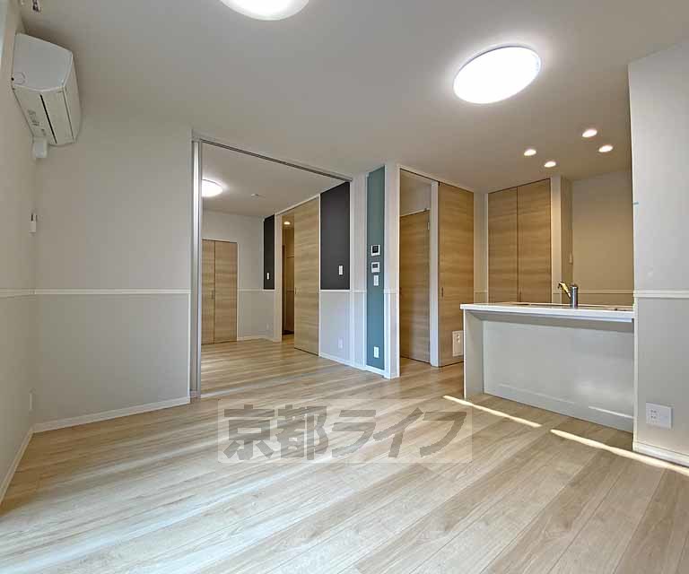 居室・リビング　大人気の松ケ崎エリアのシャーメゾンです。