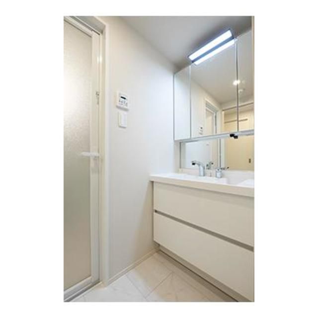 洗面設備　広い洗面スペース