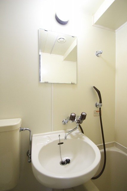 洗面設備　同物件、別号室のものです。