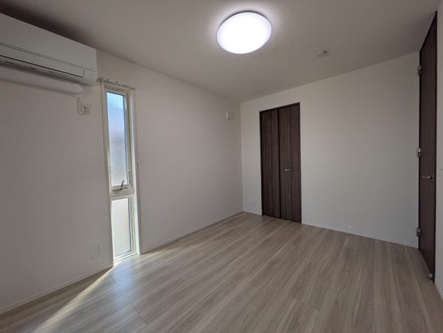 その他部屋・スペース　☆小窓付きで明るい☆