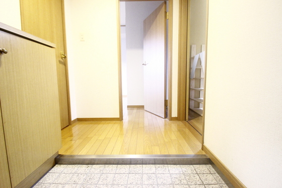 玄関　※別部屋の写真です