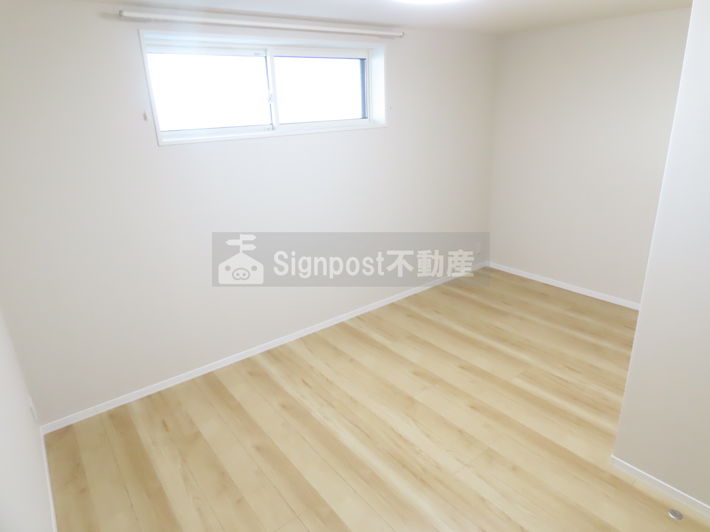 その他共有部分　8.7帖の洋室