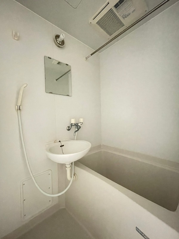 バス・シャワールーム　※別部屋参考写真