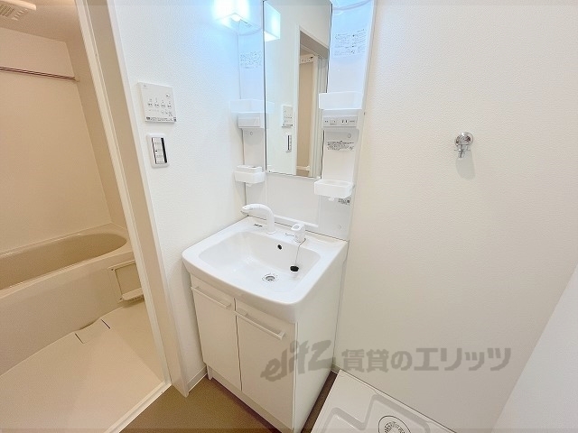 洗面設備　同仕様