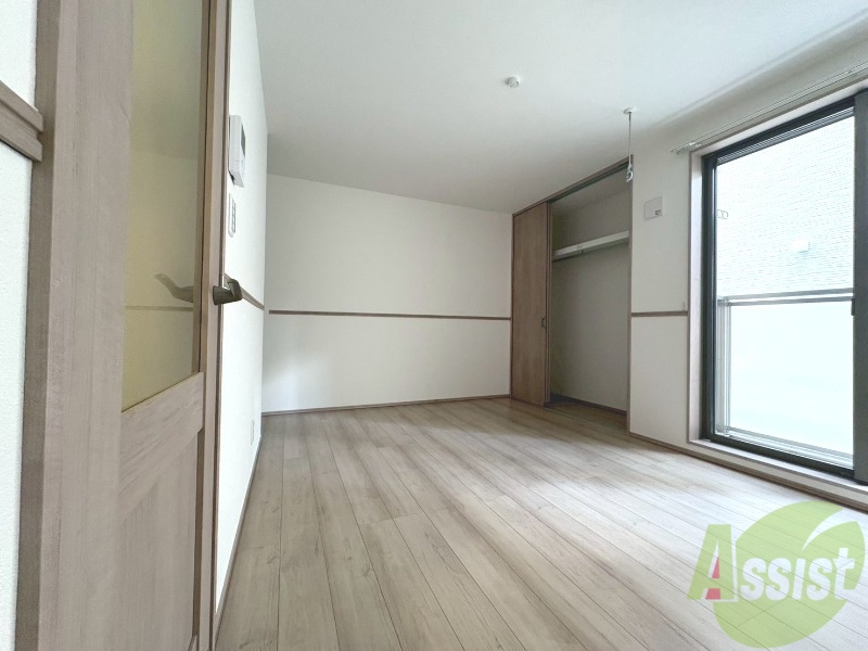 居室・リビング　白と木目を基調とお部屋で気分が上がりますね。