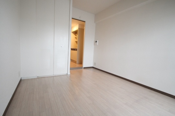 居室・リビング　※別号室のお写真です。