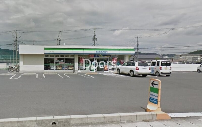 コンビニ　ファミリーマート岡山長岡店（コンビニ）まで494m