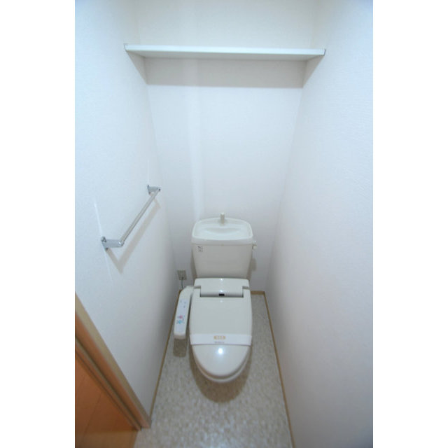 トイレ　温水洗浄便座