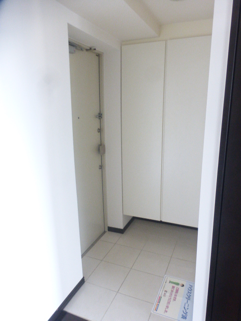 玄関　※別部屋参考写真