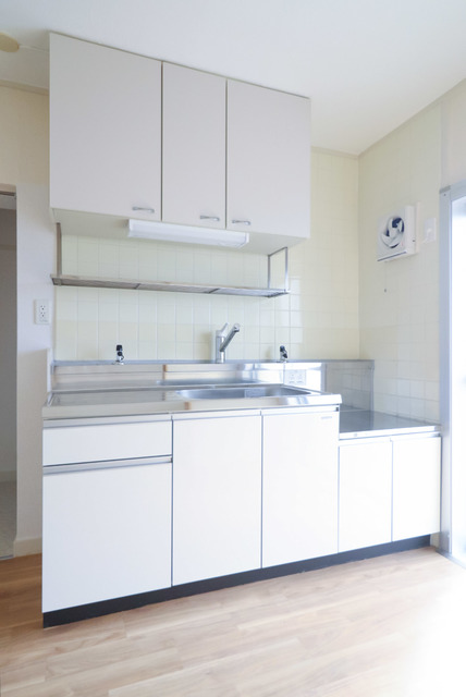 キッチン　コンパクトで使い勝手の良いキッチン