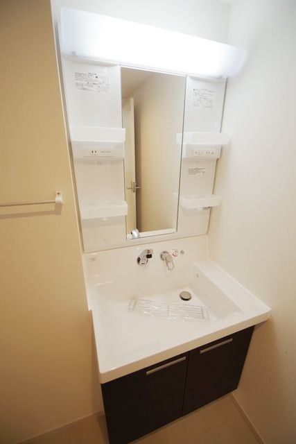 洗面設備　★朝に便利な洗面台★