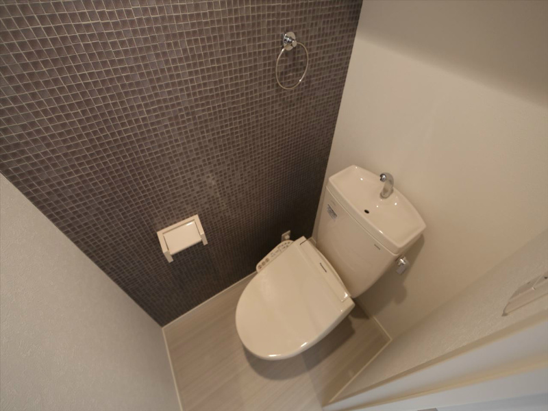 トイレ　温水洗浄暖房便座付トイレ