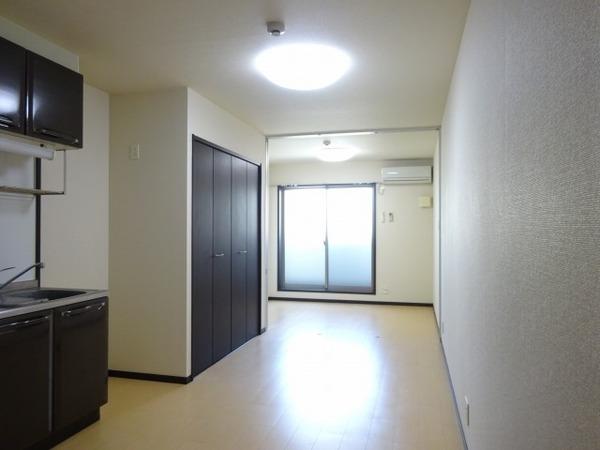 居室・リビング　フローリング！