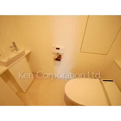 トイレ　同タイプ10階のお部屋を撮影。仕様が異なることがあります。