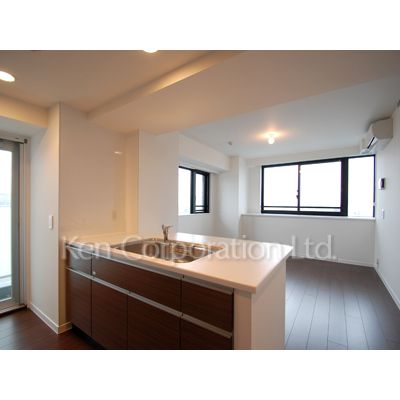 居室・リビング　同タイプ10階のお部屋を撮影。仕様が異なることがあります。