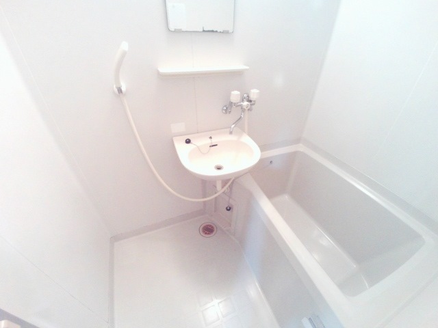 バス・シャワールーム　ゆっくり疲れを癒して頂ける綺麗な浴室