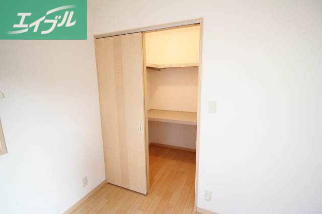 収納　収納力のあるウォークインクローゼット