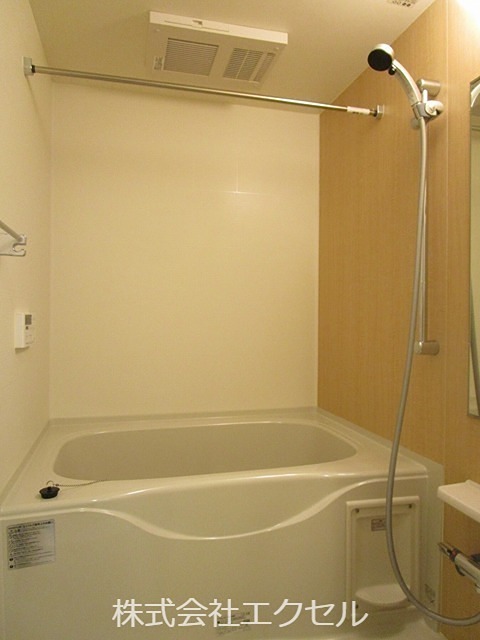 バス・シャワールーム　追い焚き完備です。