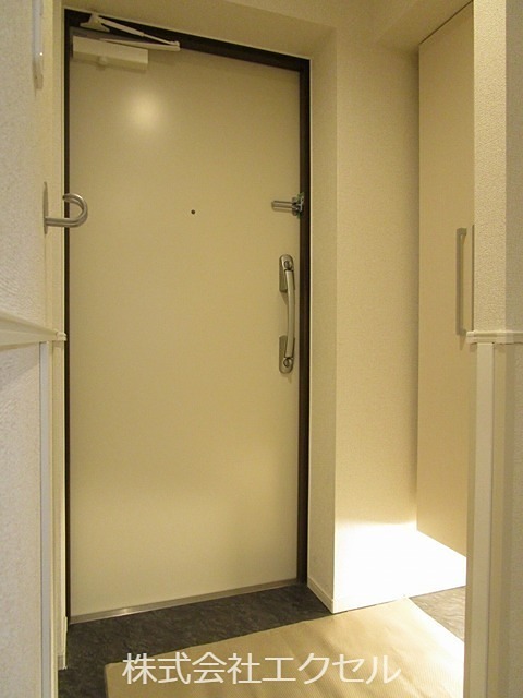 玄関　シューズボックス完備です。