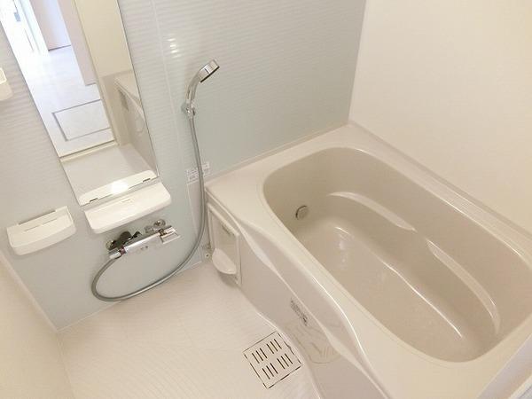 バス・シャワールーム　キレイな浴室！