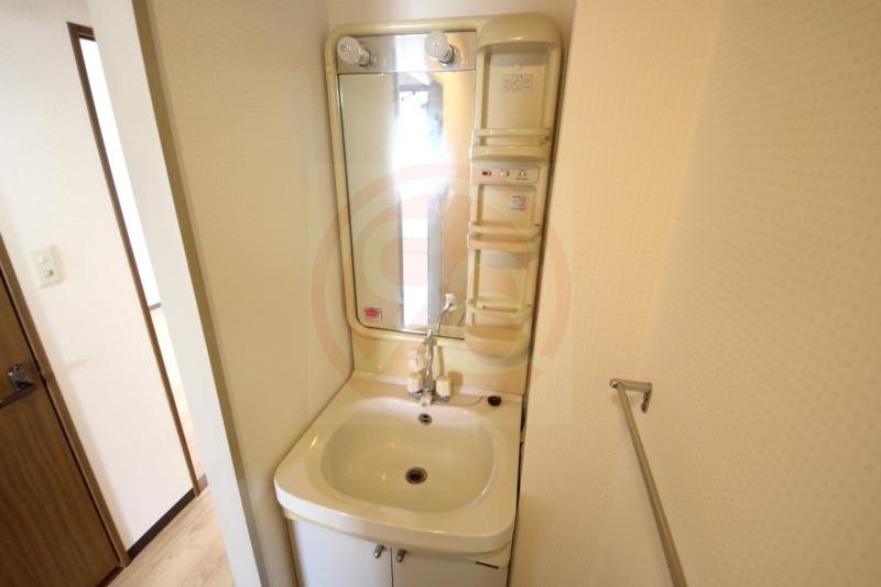 洗面設備　独立洗面化粧台付き