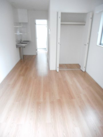 居室・リビング　ゆったり過ごせる居間です