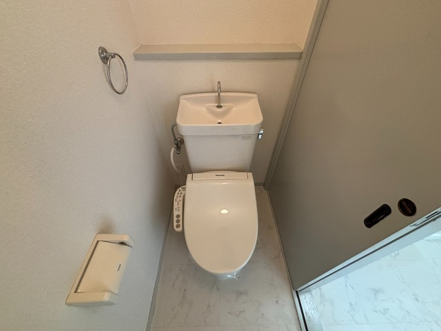 トイレ　別号室の画像です。ご参考下さい。