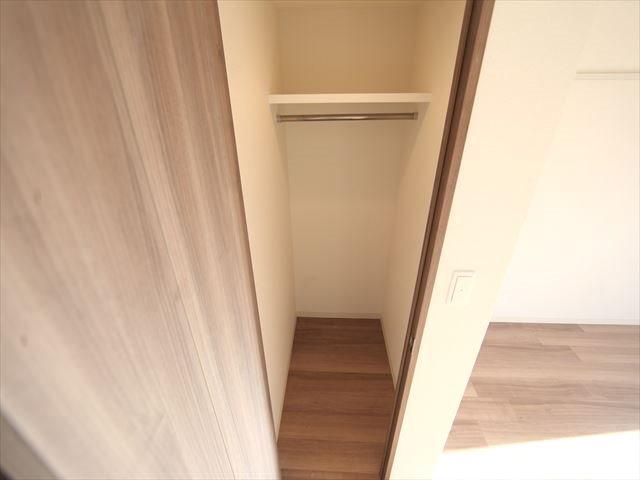 収納　ウォークインクローゼット（収納充実してます）