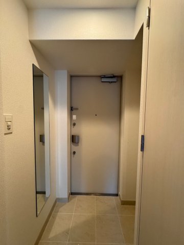 玄関　収納もある玄関です