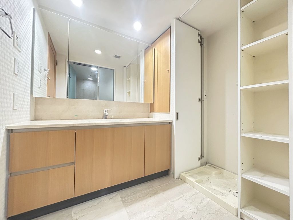 洗面設備　洗面室