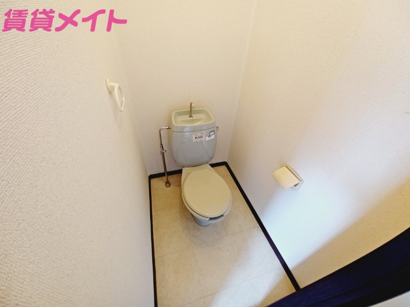 トイレ　同型参考写真