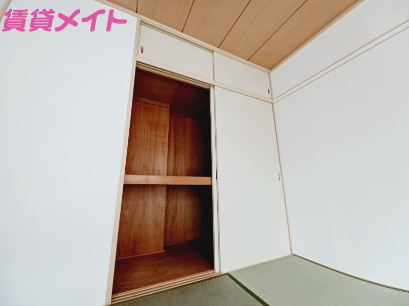 収納　同型参考写真