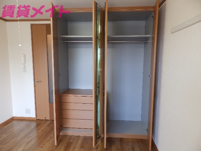 収納　同型別室のお写真です