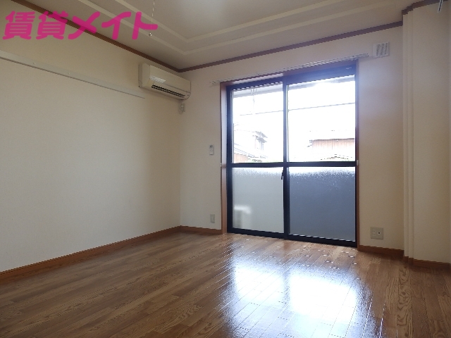 居室・リビング　同型別室のお写真です