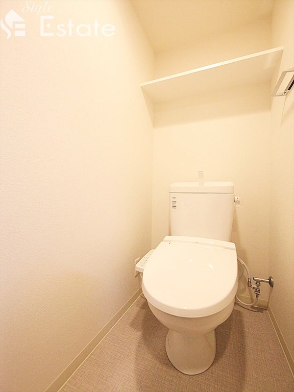 トイレ　温水洗浄便座