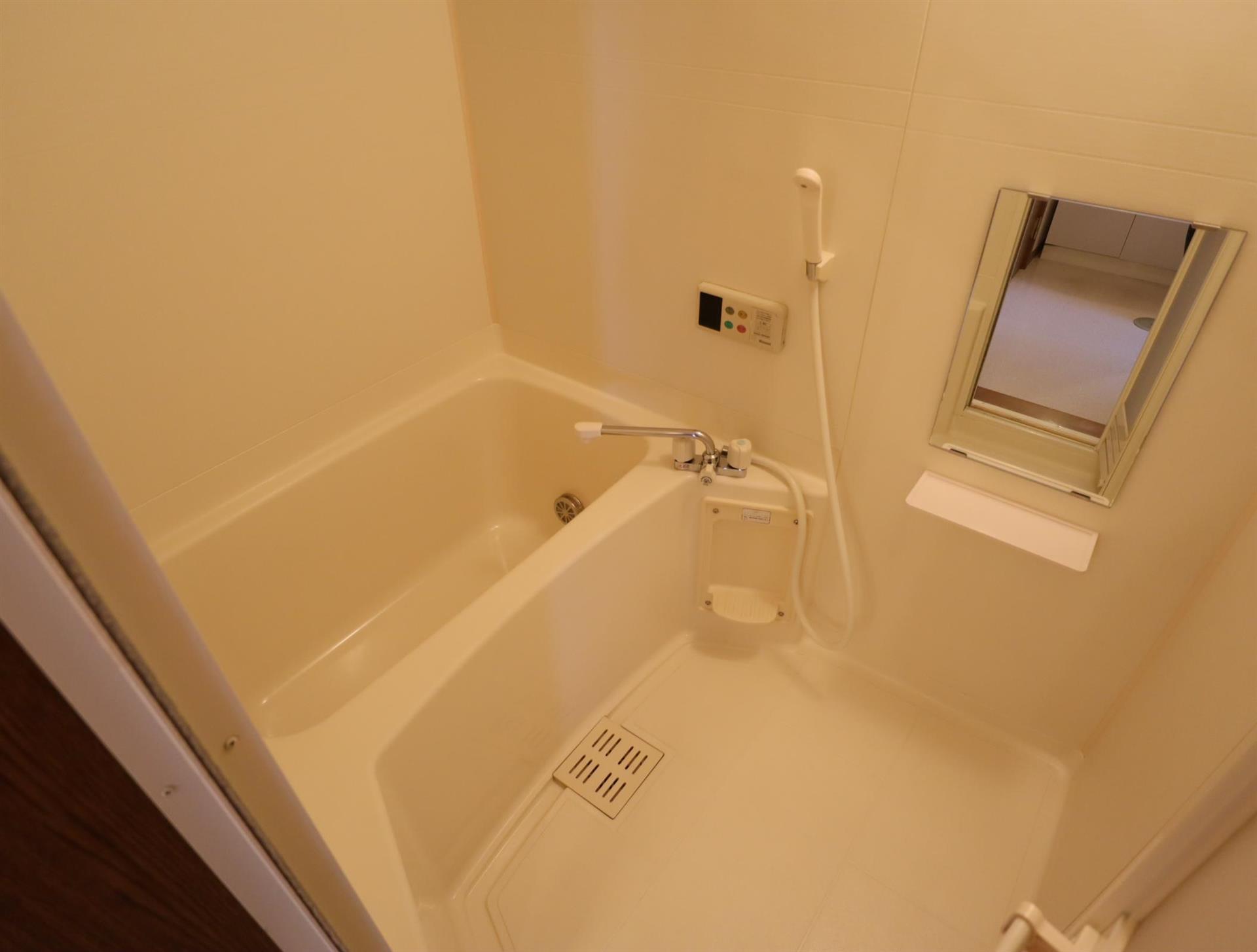 バス・シャワールーム　ユニットバス　追い焚き