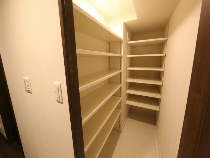 玄関　玄関　シューズクローク