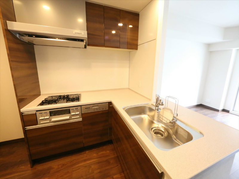 キッチン　カウンターキッチン　3口ガスコンロ　グリル