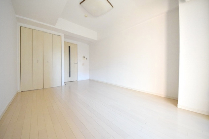 居室・リビング　別部屋反転写真