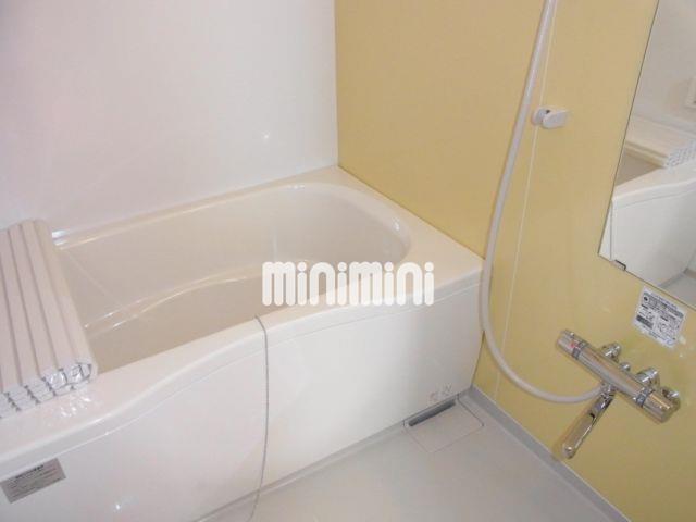 バス・シャワールーム　アクセントパネルがおしゃれを演出