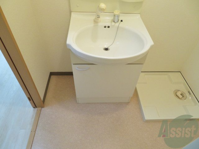 洗面設備　洗面台は独立していて、使いやすそうです。