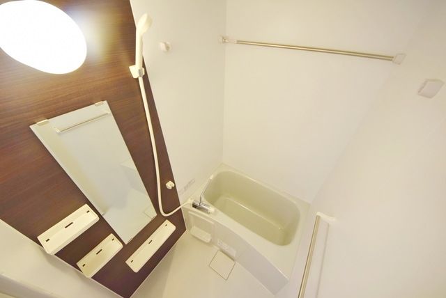 バス・シャワールーム　同施工会社イメージです。