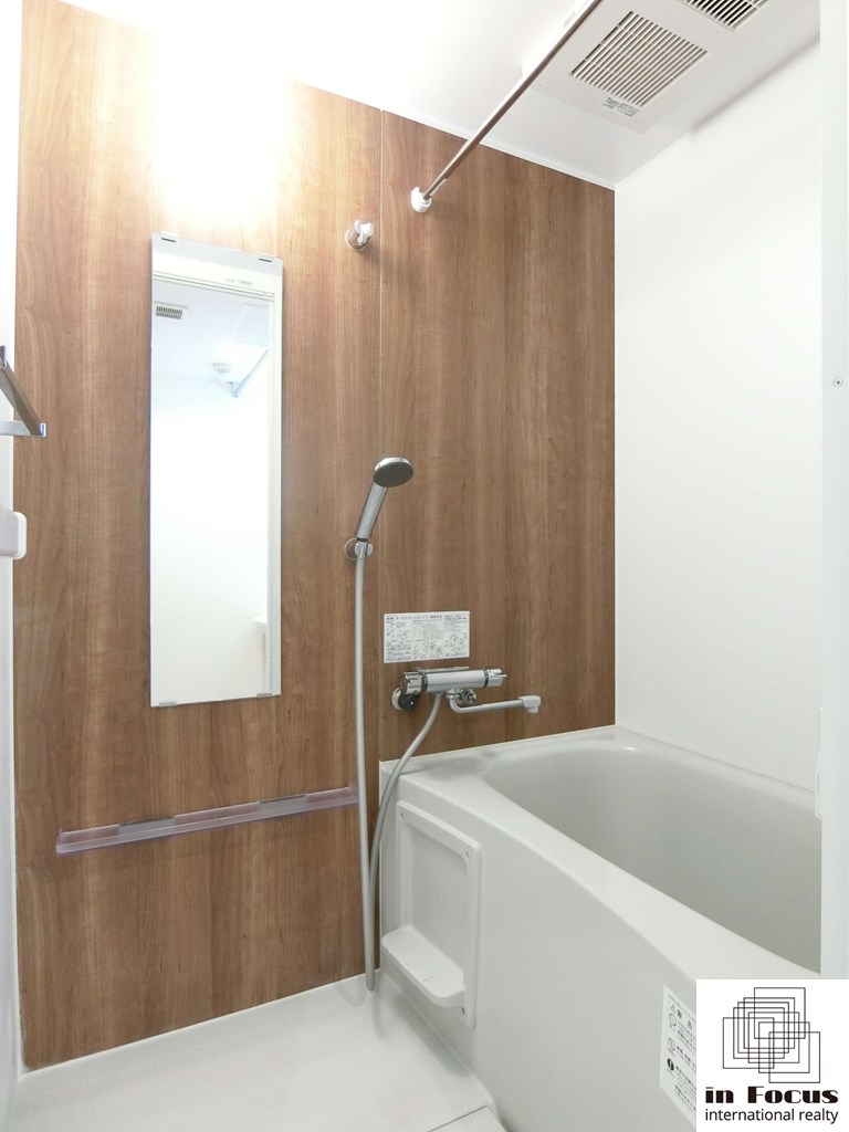 バス・シャワールーム　追い炊き機能付き