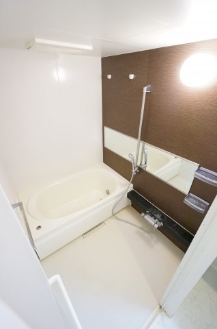バス・シャワールーム　※同タイプの写真になります。