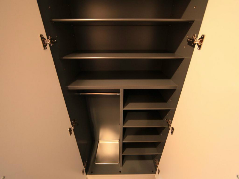 玄関　玄関　シューズボックス付（収納充実してます）