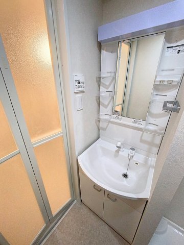 洗面設備　独立洗面化粧台付き